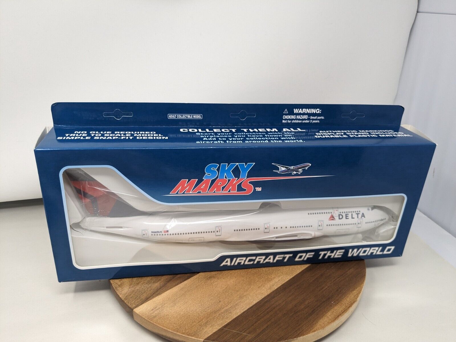 1/200 SKYMARKS DELTA AIRLINES BOEING B747-400 W/GEAR AIRCRAFT MODEL Open Box