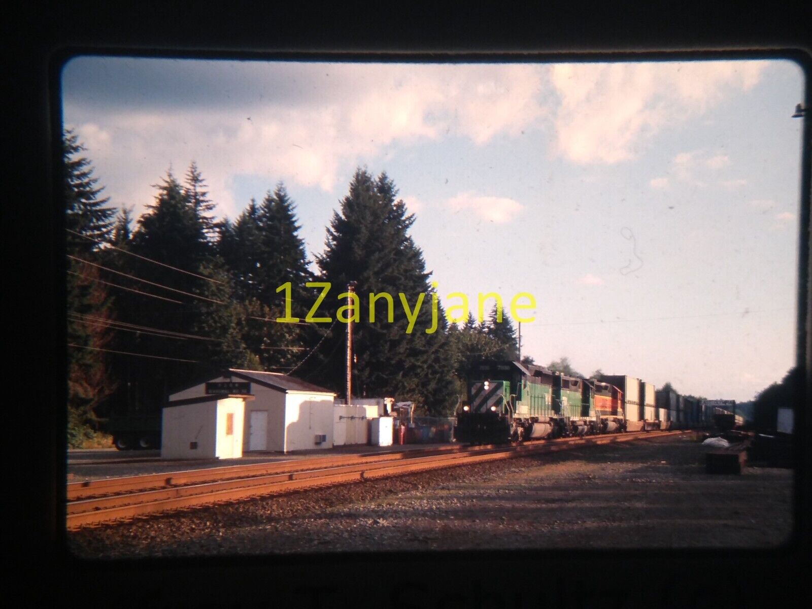 YB05 TRAIN SLIDE Railroad 35MM Photo BNSF 7898 WITH TRAIN E OLYMPIA WA 8-9-2003