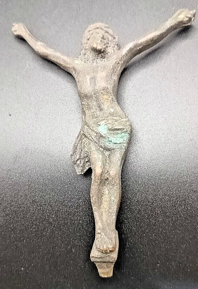 ANTIQUE EUROPEAN BRONZE JESUS ​​CHRIST, FOUND IN WWI, PART OF A CROSS (Charity)