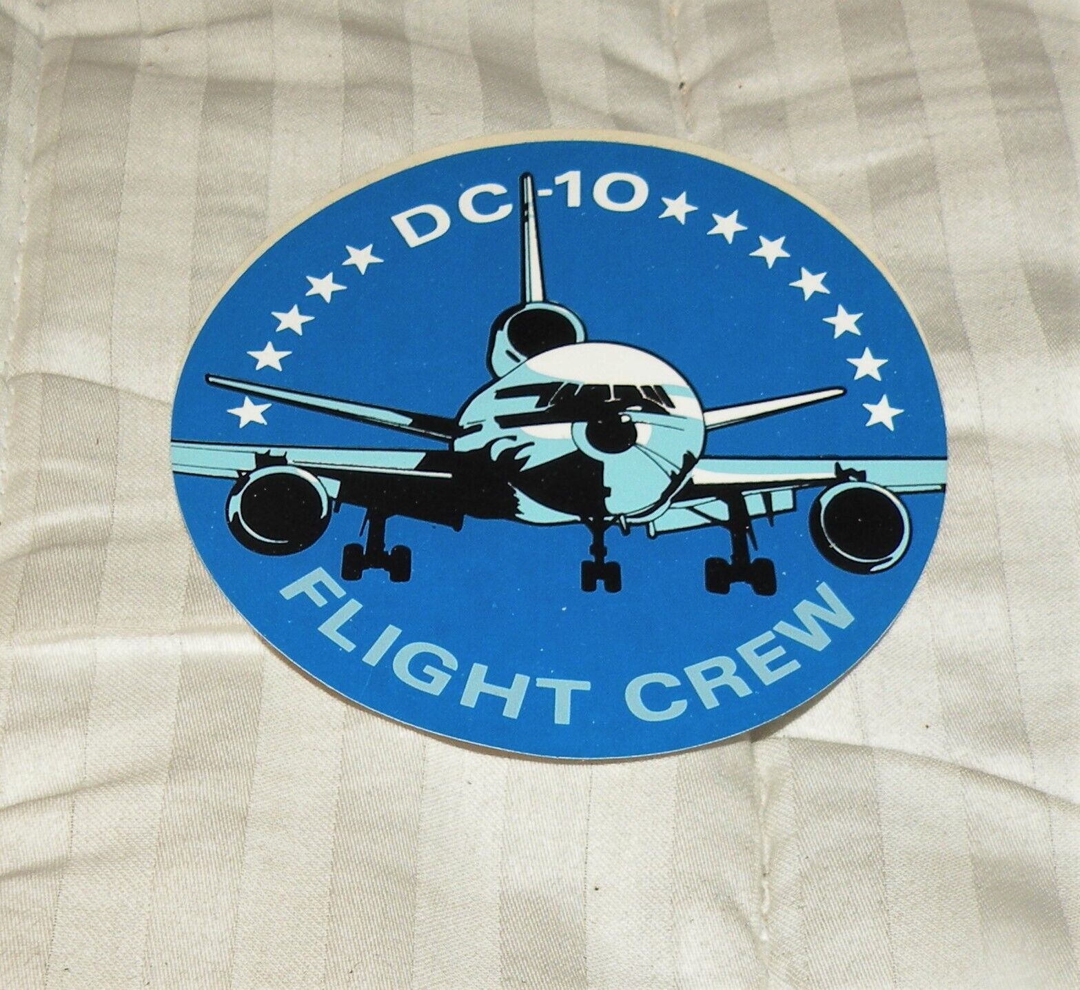 DC 10 FLIGHT CREW ROUND STICKER MCDONNELL DOUGLAS