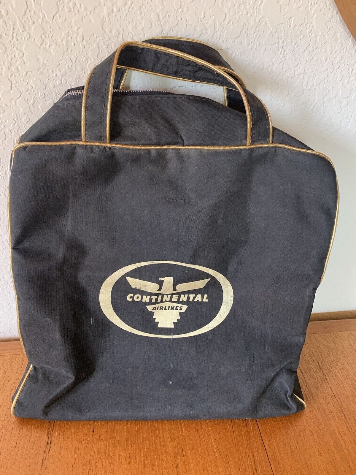 VTG Continental Airlines Travel Bag Thunderbird Cloth Exterior Metal Zipper