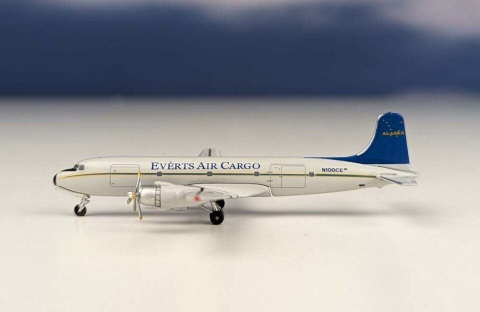 Aeroclassics AC411282 Everts Air Cargo Douglas DC-6 N100CE Diecast 1/400 Model