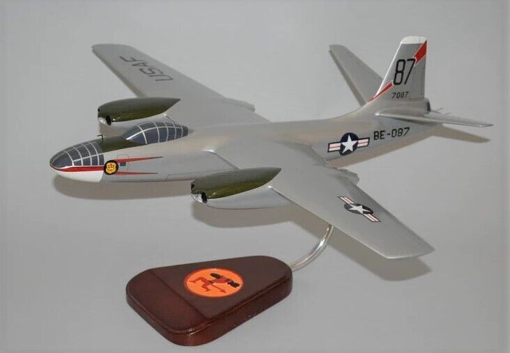 USAF North American B-45 Tornado Bomber Desk Top Display Model 1/72 SC Airplane