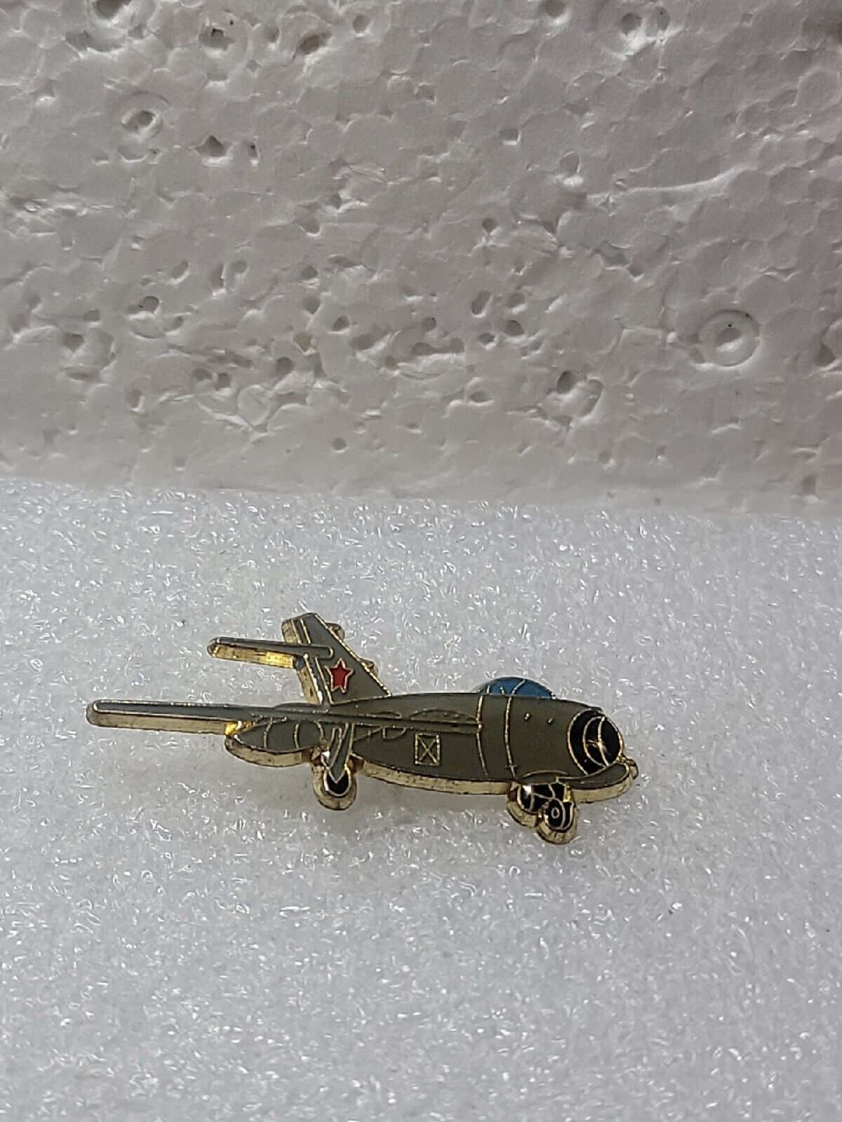 Vintage MIG-15 Russian Fighter Aircraft Enamel Lapel Pin Single Post Clutch Back
