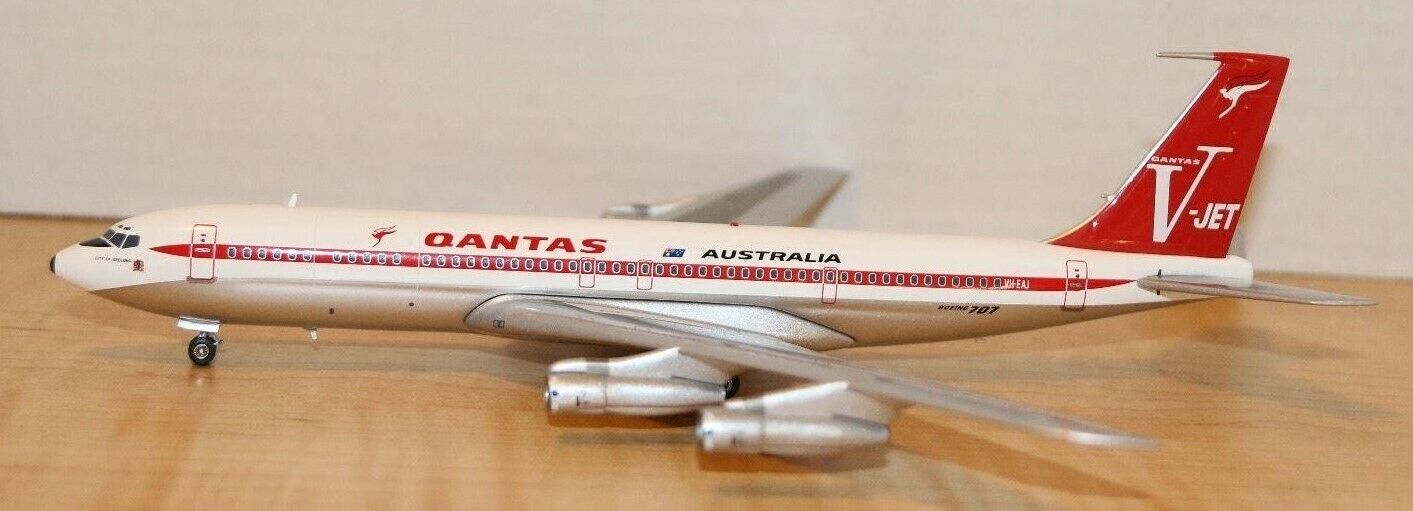Inflight IF70043 Qantas Airways Boeing 707-300 VH-EAJ Diecast 1/200 V-Jet Model