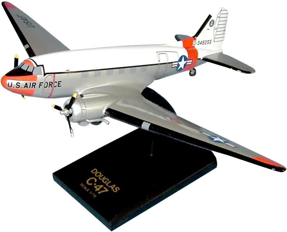 USAF Douglas C-47 Skytrain Transport Desk Top Display Model 1/72 WW2 SC Airplane