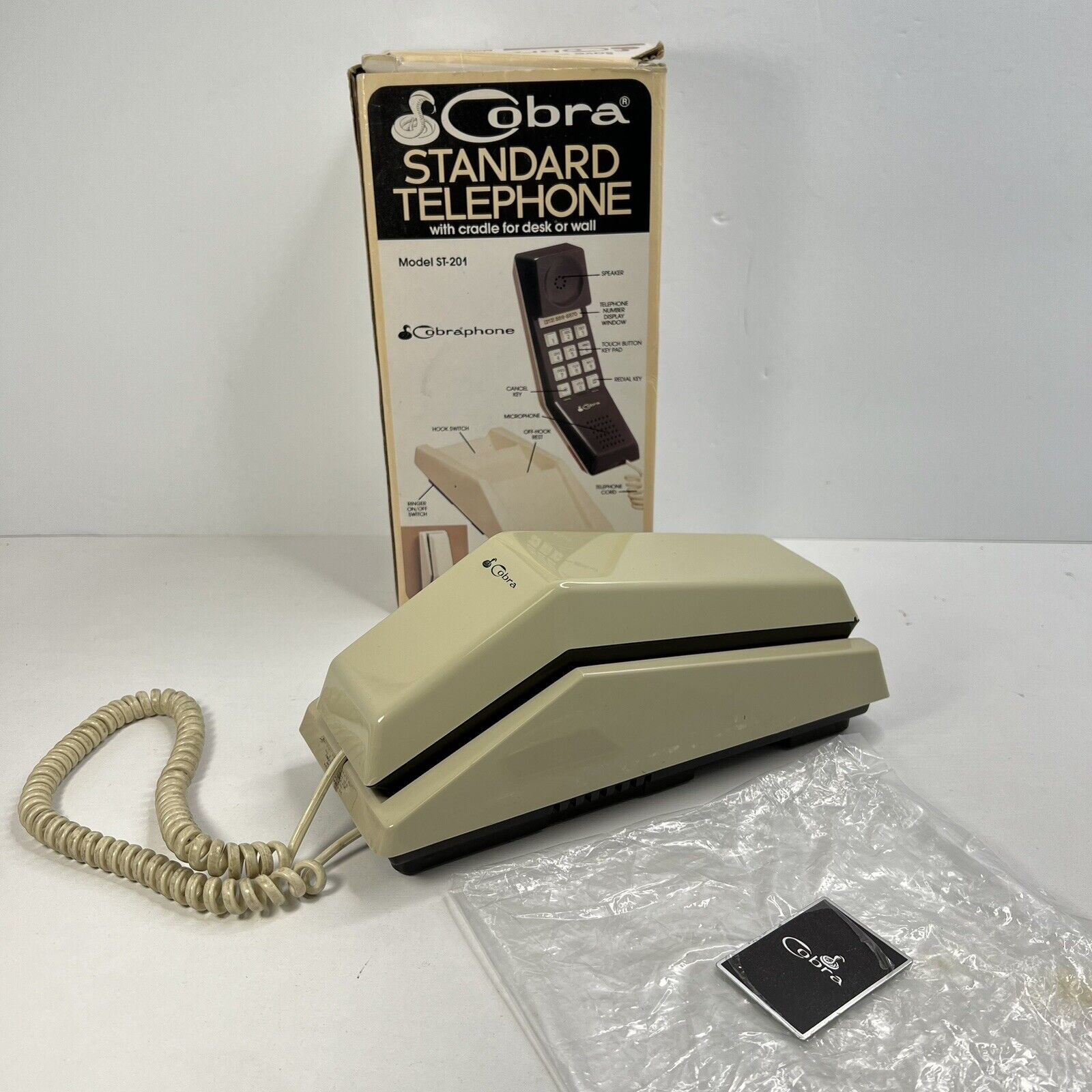 Vintage 80s Cobra Standard Telephone Model ST-201 Rare W/ Box Desk Wall Untested
