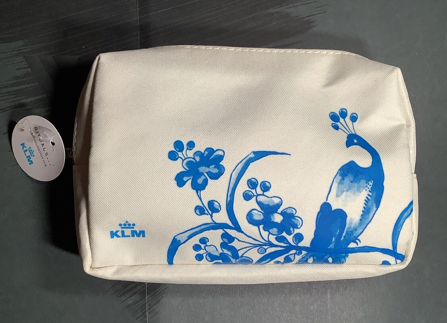 New KLM Amenity Kit Business Class Royal Dutch Airline White (SEALED) 2022