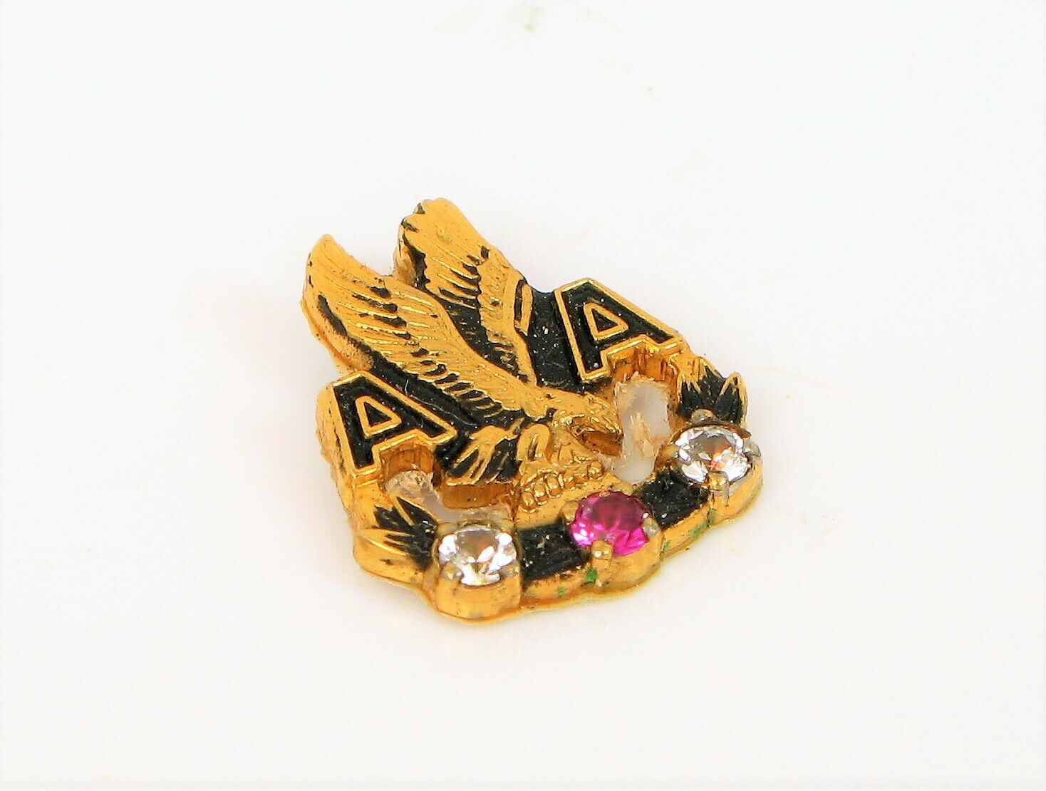 VTG AMERICAN AIRLINES EMPLOYEE AWARD EAGLE EMBLEM GOLD TONE WHT SAPPHIRE 25 YEAR