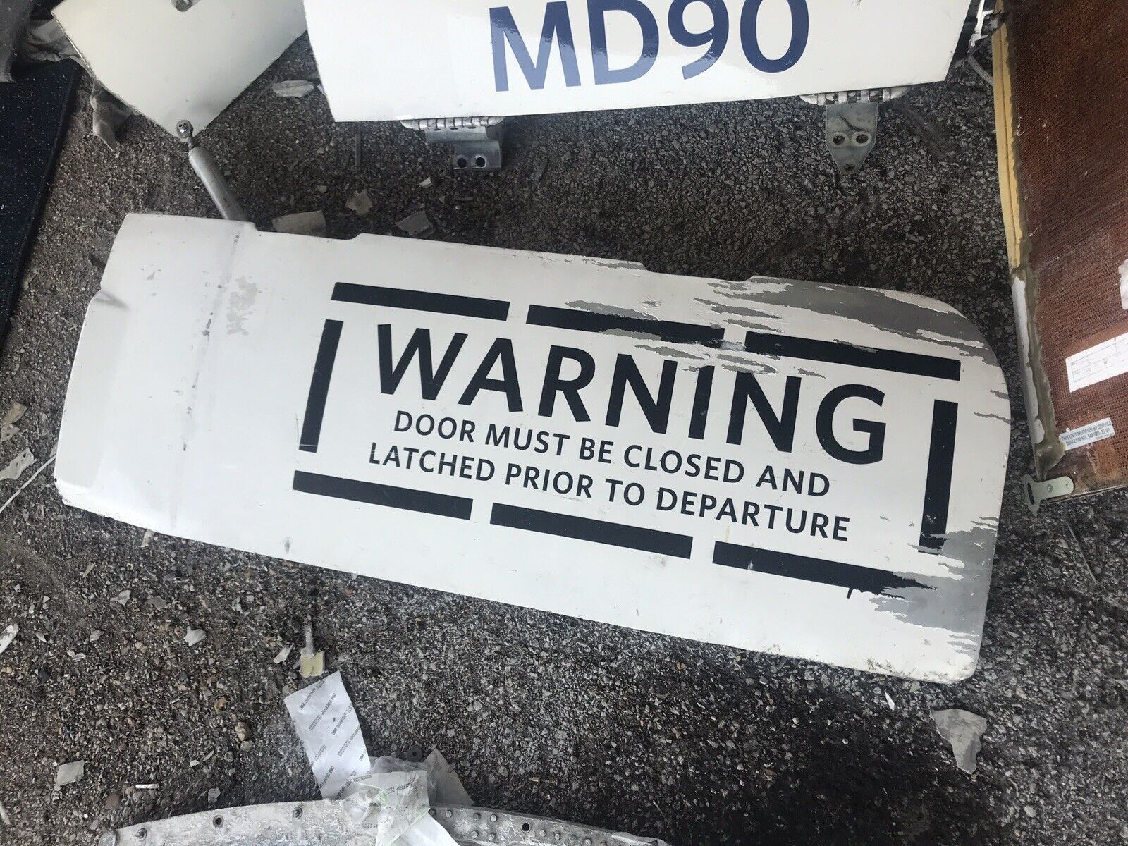 landing gear door MD90