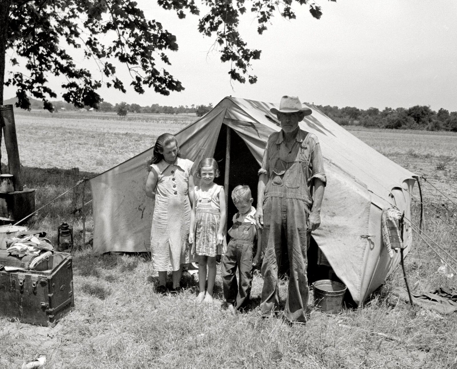 1939 MIGRANT FARM WORKER FAMILY Depression Era Borderless 8X10 Photo