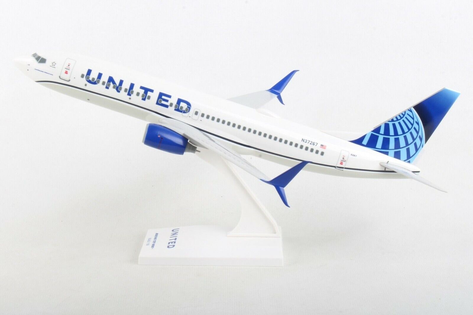 Skymarks SKR1028 United Airlines 737-800 1/130 Scale Plane with Stand