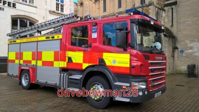 PHOTO  FIRE ENGINE ON CATHEDRAL SQUARE PETERBOROUGH (2) CAMBRIDGESHIRE FIRE AND