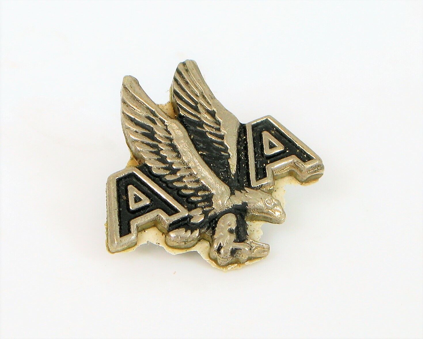 VINTAGE AMERICAN AIRLINES EMPLOYEE AWARD FLYING EAGLE EMBLEM SILVER TONE 1 YEAR