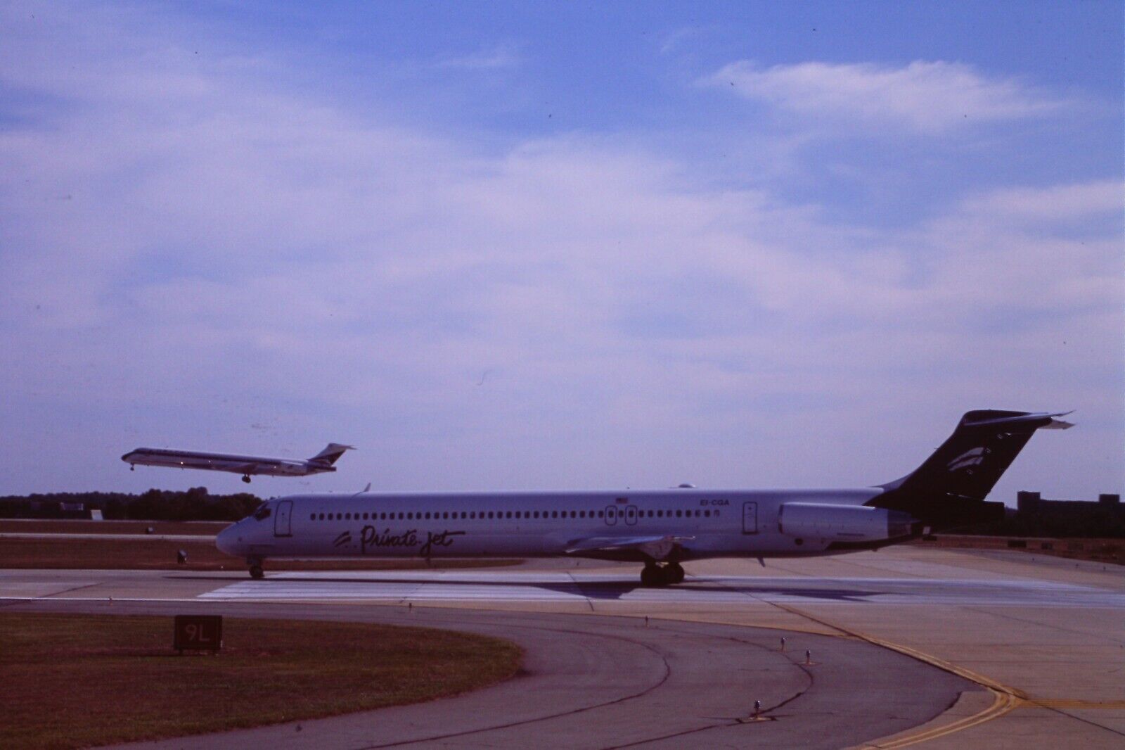 35mm Original aircraft slide Private Jet Expedition MD88 EI-CGA  ATL Circa 1990s