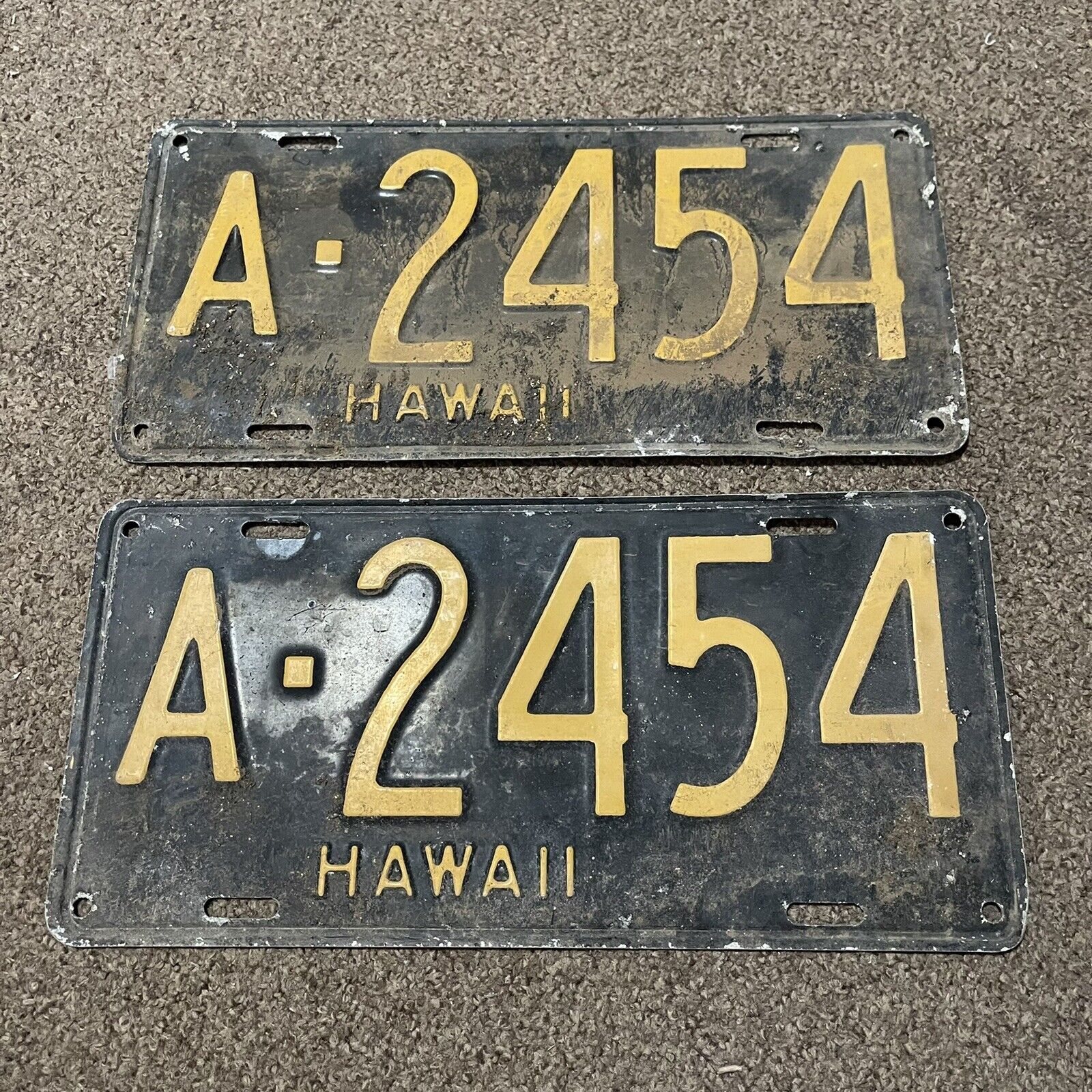 Vintage Set of 1951 Hawaii Car License Plates - Rare Matching Set