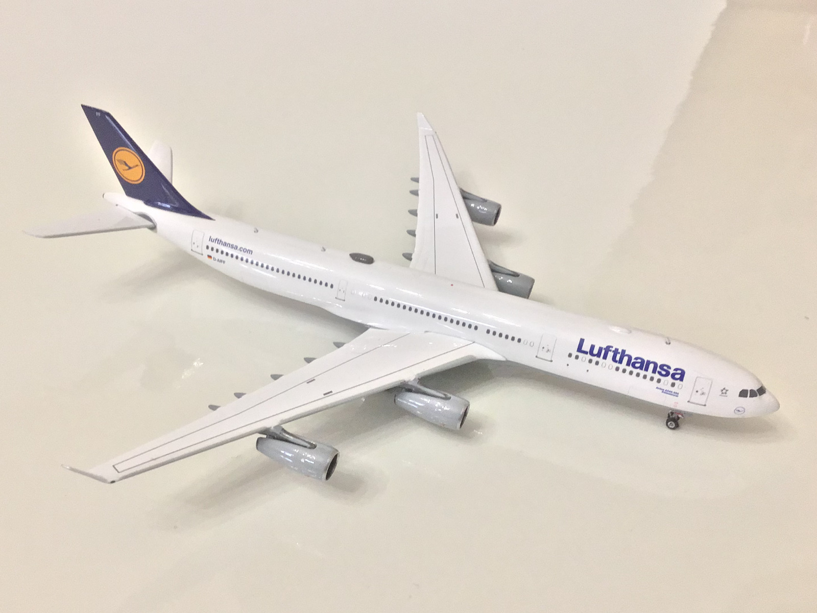Phoenix 1:400 Lufthansa Airbus A340-300