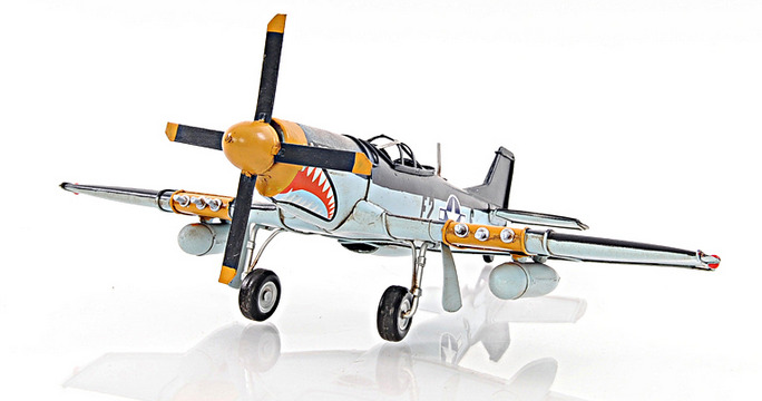 World War II 1943 Grey Mustang P-51 Fighter-Bomber Plane Replica- 1:40 Scale