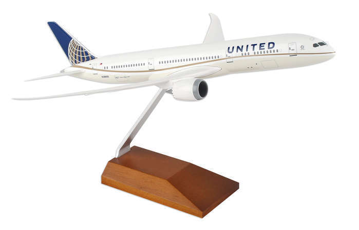 Skymarks SKR5066 United Airlines Boeing 787-900 Desk Top Model 1/200 Airplane