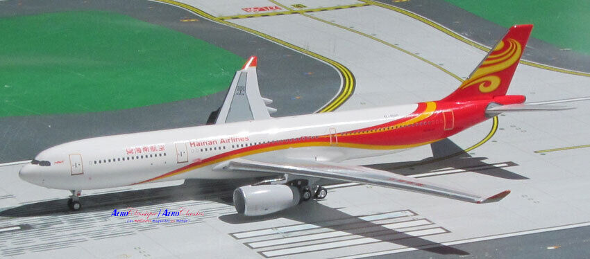 Aeroclassics ACB8118 Hainan Airlines Airbus A330-300 B-8118 Diecast 1/400 Model