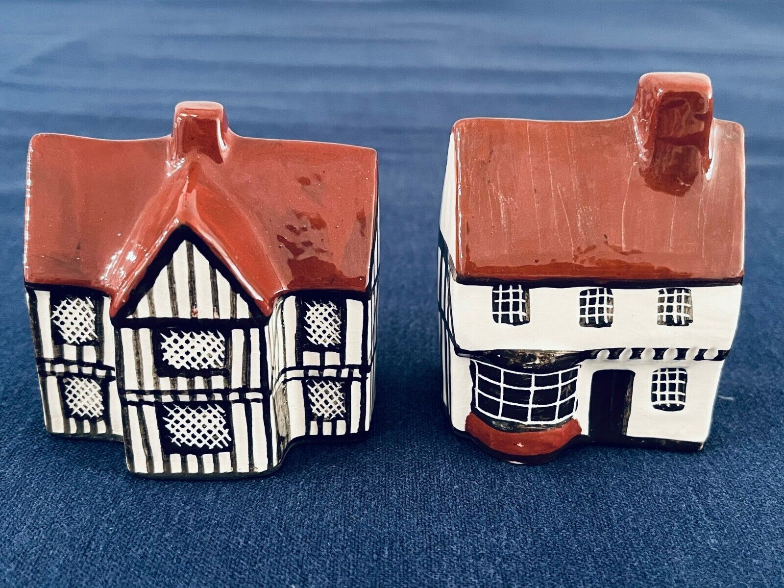 Lot 2 Vintage Miniature Suffolk Cottege Around the Corner Mudlen Made in England