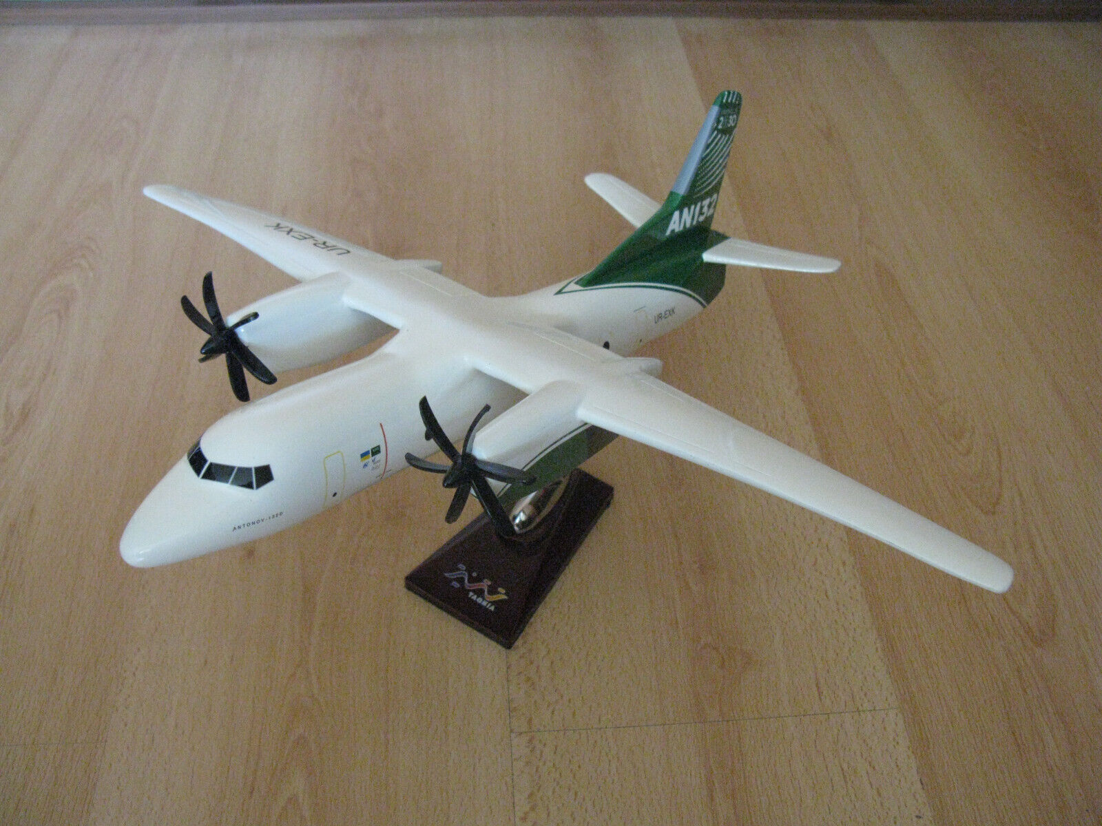 Special model air craft plane ANTONOV AN-132 in box АН Aeroflot 1/62
