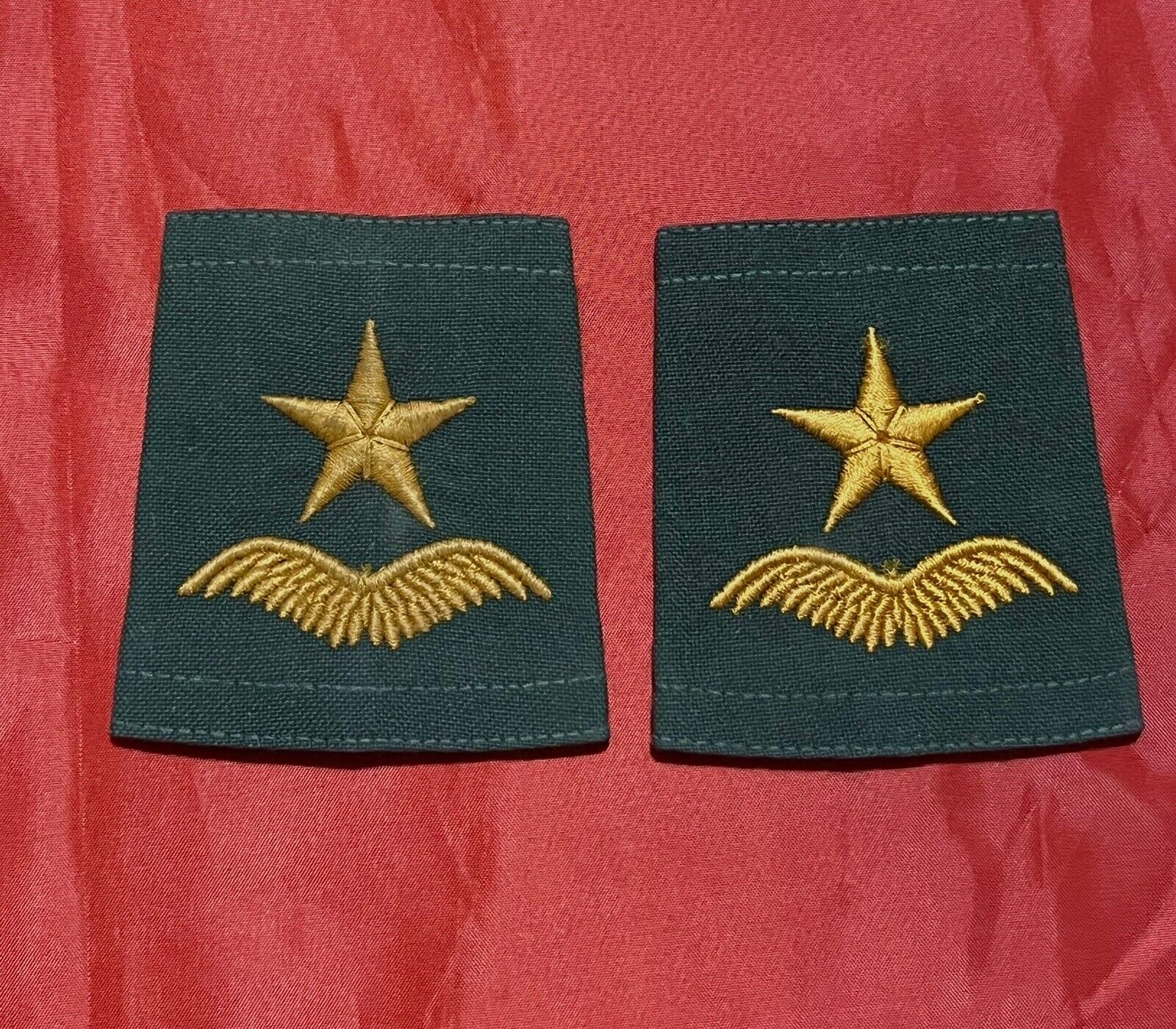 Iraq-Vintage Iraqi Airforce 2nd Lieutenant Green Shoulder Board Ranks, Late 80’s