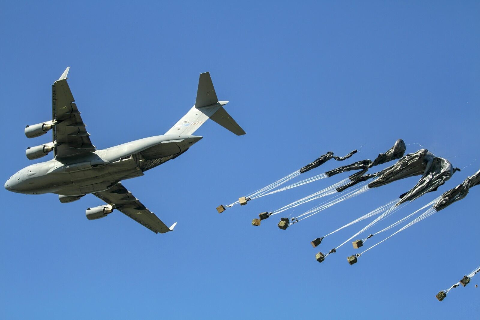 C-17 GLOBEMASTER  Drops Equipment-Poland-Swift Response 18 Exercise-8x12 PHOTO