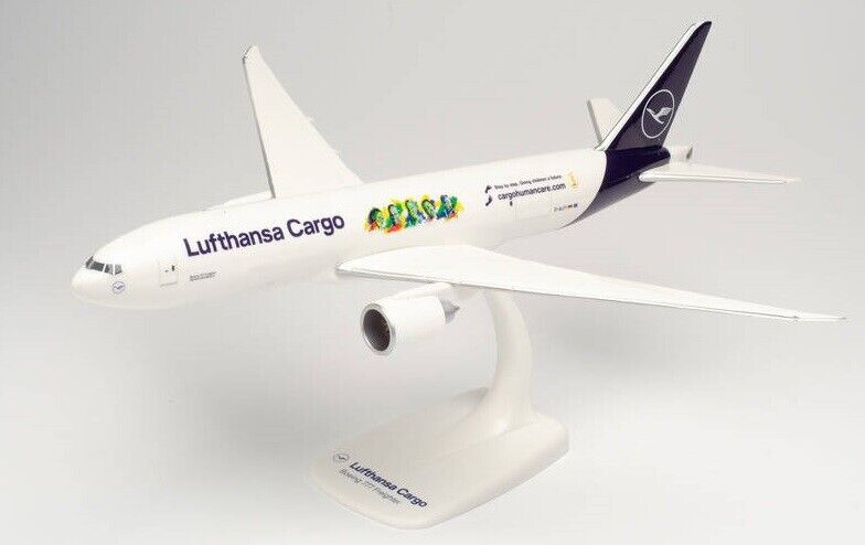 Herpa 613354 Lufthansa Cargo Boeing 777-200F D-ALFI Desk Model 1/200 AV Airplane