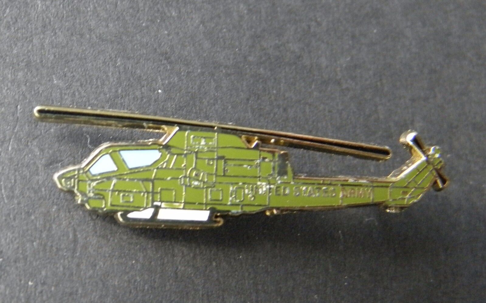 US ARMY COBRA AH-1 ATTACK HELICOPTER CHOPPER LAPEL HAT PIN BADGE 1.5 INCHES