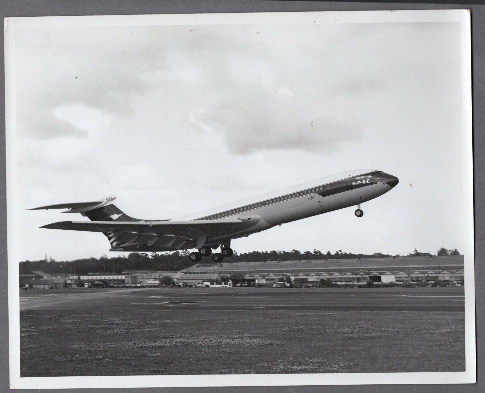 BOAC VICKERS VC10 WEYBRIDGE LARGE VINTAGE ORIGINAL MANUFACTURERS PHOTO 8
