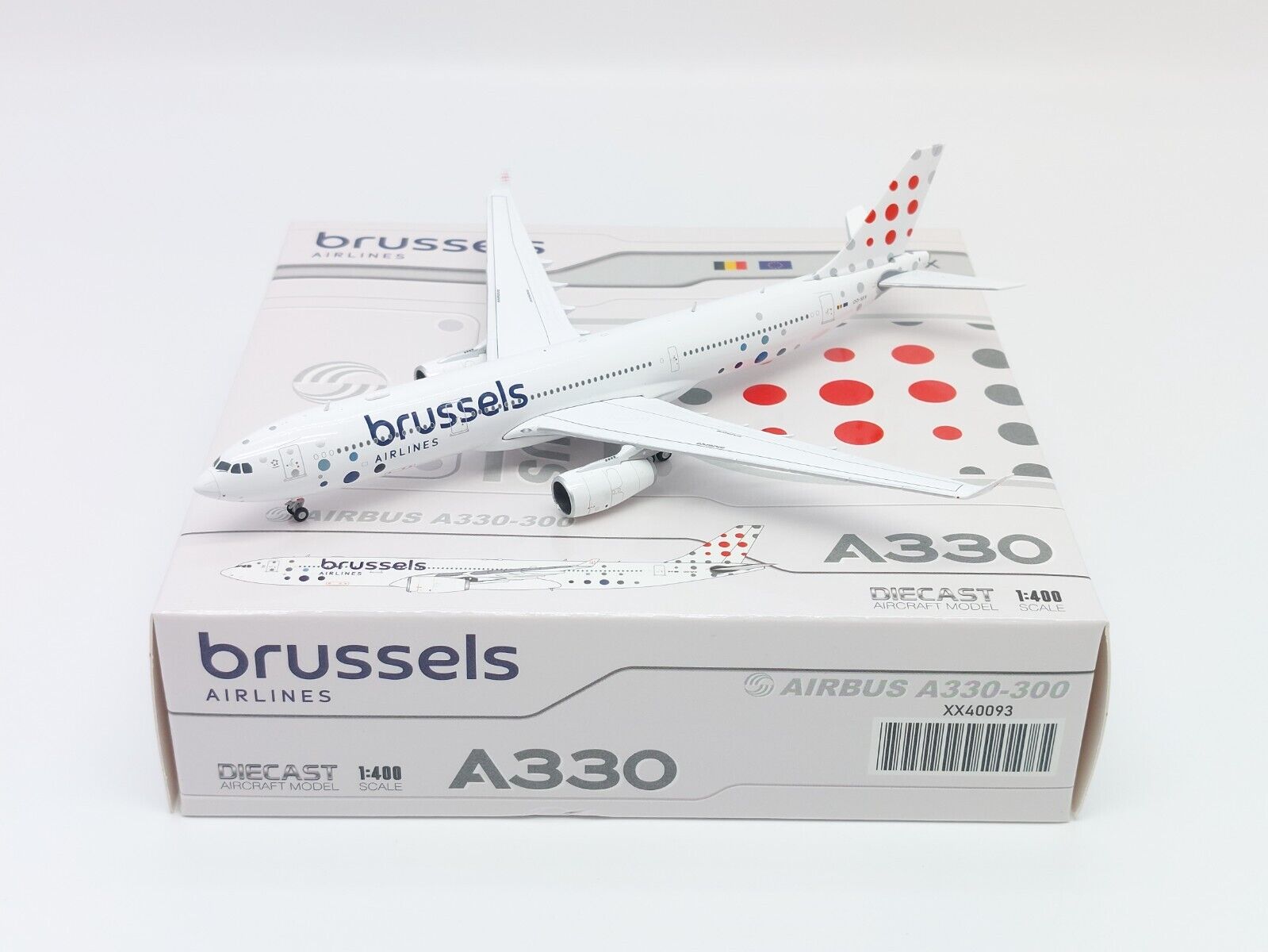 Brussels A330-300 Reg: OO-SFX JC Wings Scale 1:400 Diecast model XX40093 (E)