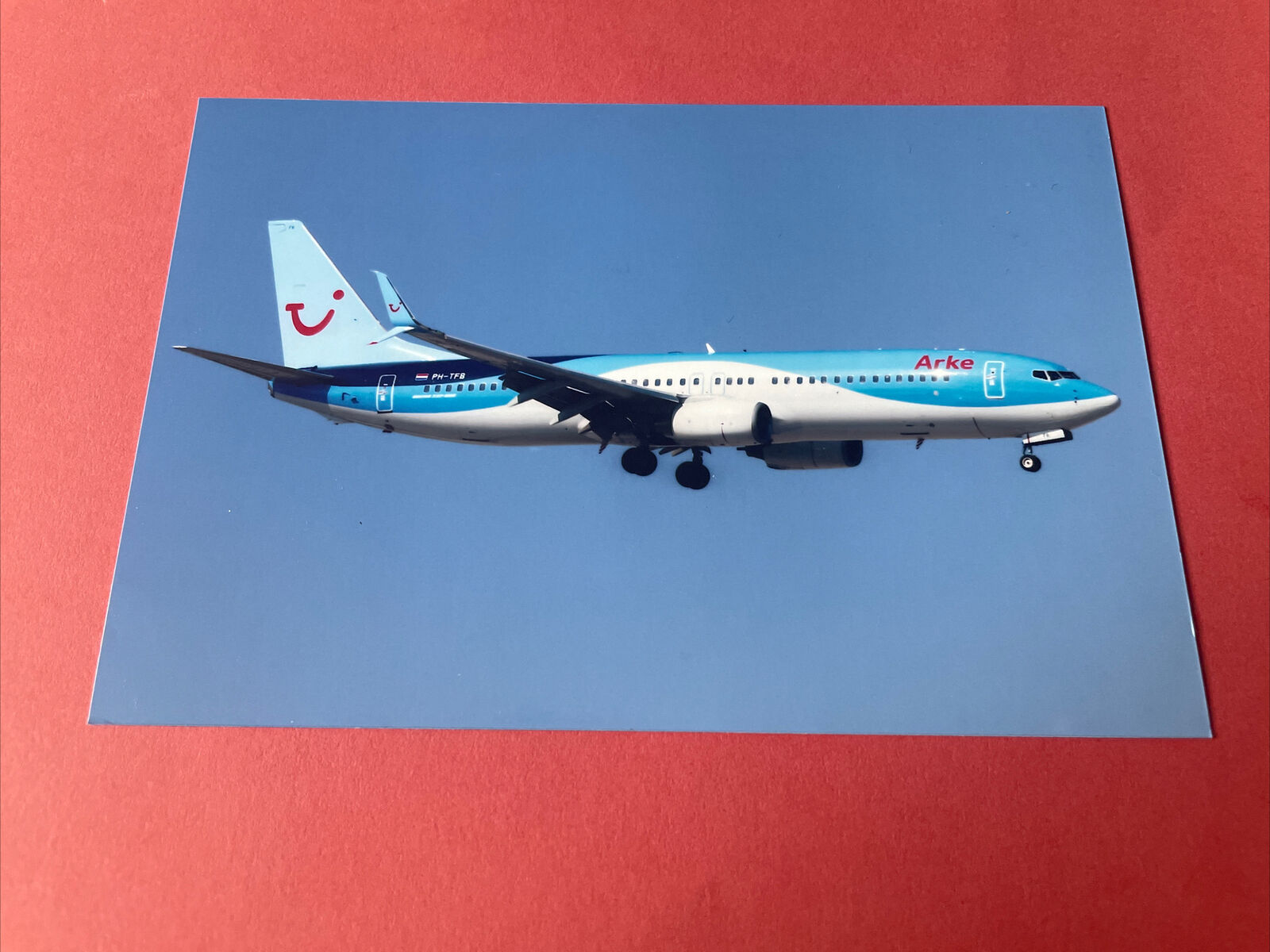 Arke Boeing 737-800 PH-TFB colour photograph