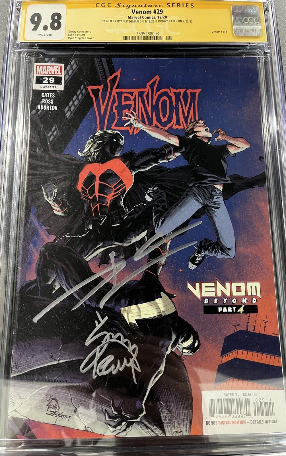 CGC Signature Series 9.8 Venom #29 Signed by Ryan Stegman & Donny Cates