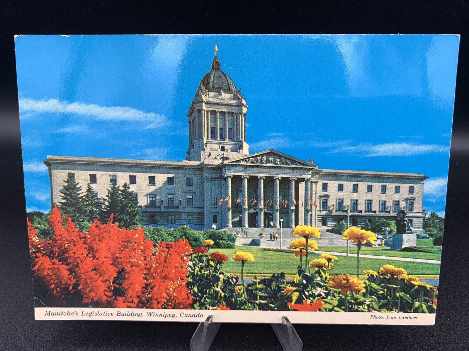 Manitoba's Legislative Building, Winnipeg, Canada - VINTAGE POSTCARD, unused