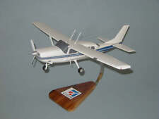 Cessna 207 Skywagon Light Utility Desk Display Private Model 1/24 SC Airplane picture
