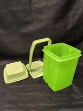 Tupperware #1560 1562 Pick A Deli Large Pickle Veggie Keeper Lime Green Quart picture