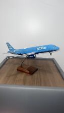 Daron Skymarks Supreme JetBlue ‘Bluerica’ 1/100 Scale A320 Model Plane picture
