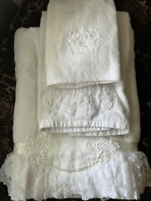 Avanti White 3 PC Towel Set 1978 Satin Lace Trim Embroidered Floral Detail picture