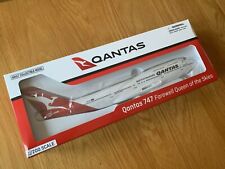 QANTAS 747-400 FINAL FLIGHT Livery SOLID Model +Land Gear 1:200 SKR1064 VH-OXX  picture