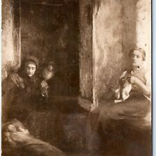1905 Salon Saubes Autour du Berceau RPPC Interieur Bearnais NPG Art Photo A163 picture