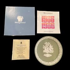 VTG Wedgwood Limited Edition Valentine's Day Plate 1986 Sage Green Jasperware picture