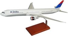 Delta Airlines Boeing 767-400 DeltaFlot Hue Desk Top 1/100 Jet Model SC Airplane picture