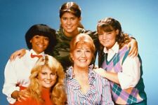 THE FACTS OF LIFE CAST PORTRAIT 24x36 inch Poster picture