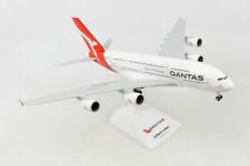 Skymarks SKR1000 Qantas Airways Airbus A380-800 Desk Top Model 1/200 Airplane picture
