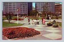 Pittsburgh, Equitable Plaza, Gateway Center Garden Vintage Pennsylvania Postcard picture