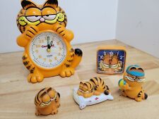 Vintage garfield figure/clock lot 5 pieces total (one clock doesn't work) picture