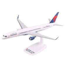 PPC Delta Airlines Boeing 757-300 N590NW Desk Display Model 1/200 AV Airplane picture