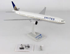 Hogan Wings United Boeing 777-300ER HG10567G 1/200 W/GEAR & WiFi Radome. New picture