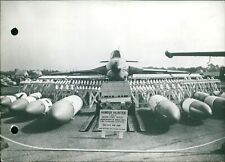 The armament of the Hawker Hunter. - Vintage Photograph 3720161 picture